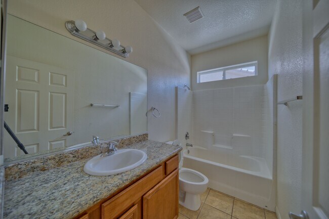 Building Photo - 1121 Bourbon St