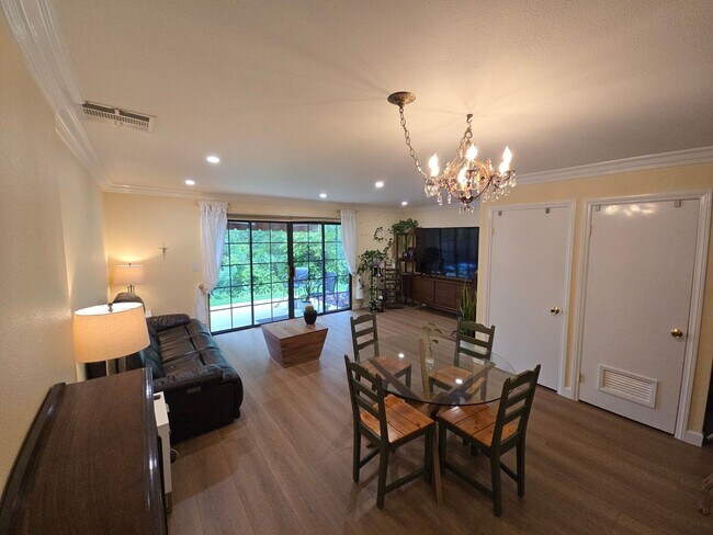 Building Photo - Updated Porter Ranch Townhome with Scenic ...