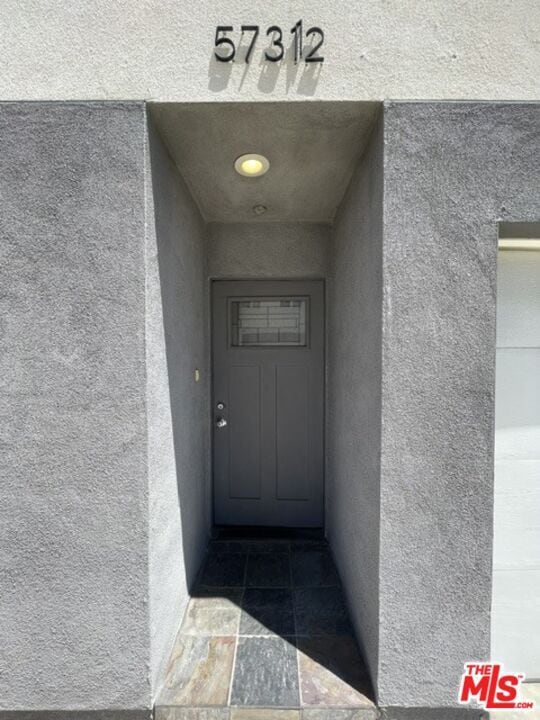 Building Photo - 5733 1/2 Fulcher Ave