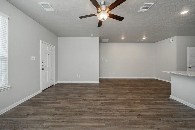 Building Photo - 1129 Trellis Pass