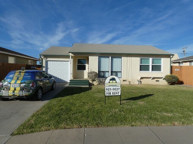 Holiday Move In Special! First Month rent... - Holiday Move In Special!  First Month rent...