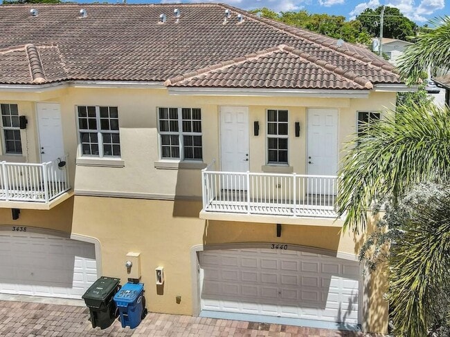 Building Photo - 3432 NE 15th Ave