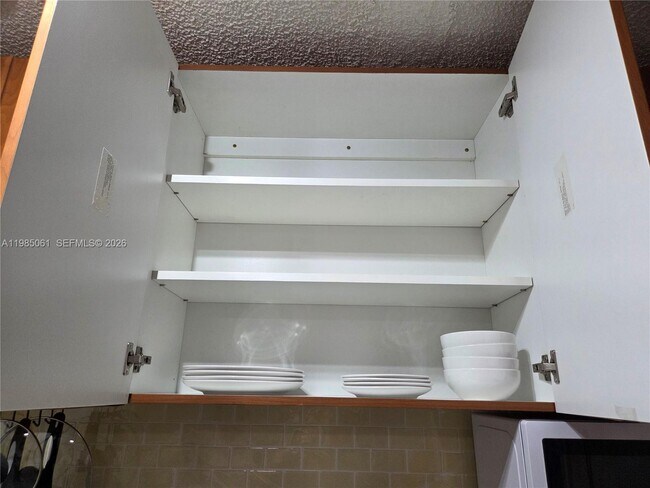 Building Photo - 2931 SW 135th Ave