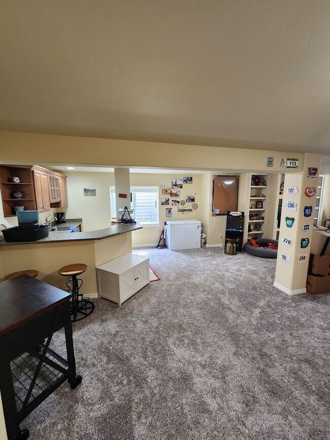 Building Photo - Beautiful Home in Pine Creek