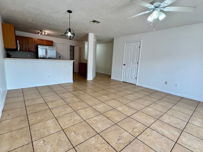 Building Photo - 12644 Somerset Oaks St