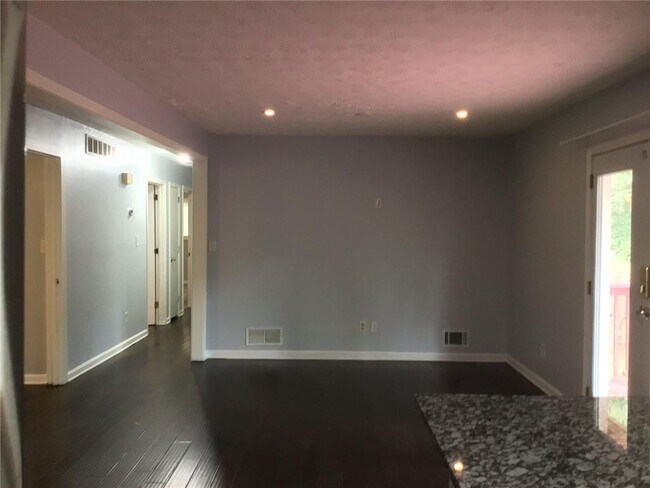 Building Photo - 5826 Simone Dr