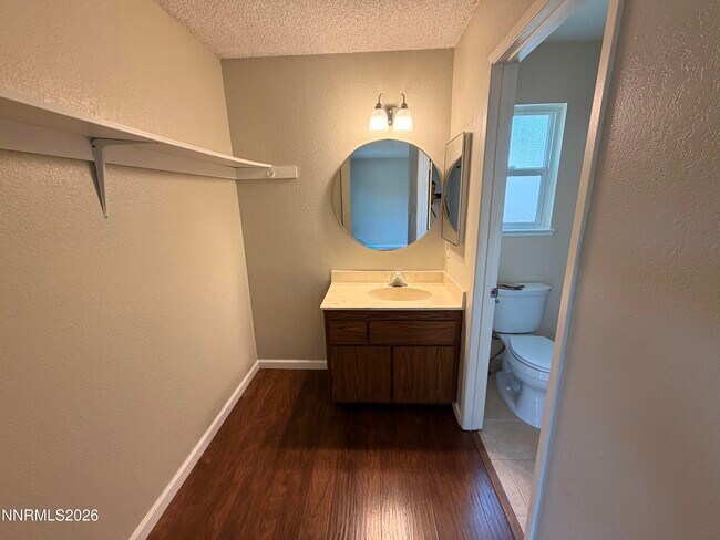 Building Photo - 1076 Palmwood Dr