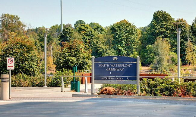 Building Photo - 841 S Gaines St