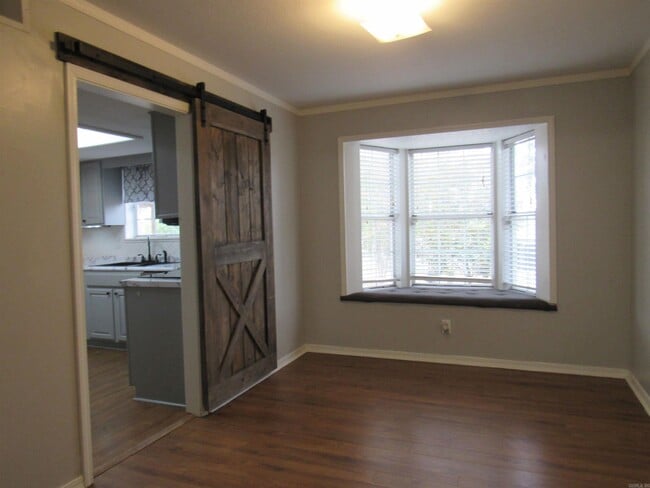 Building Photo - 303 Merganzer Dr