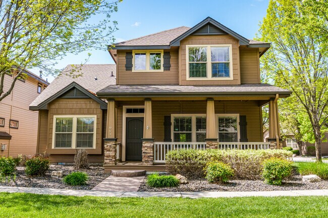 Primary Photo - 994 E Winding Creek Dr