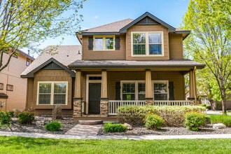 Building Photo - 994 E Winding Creek Dr