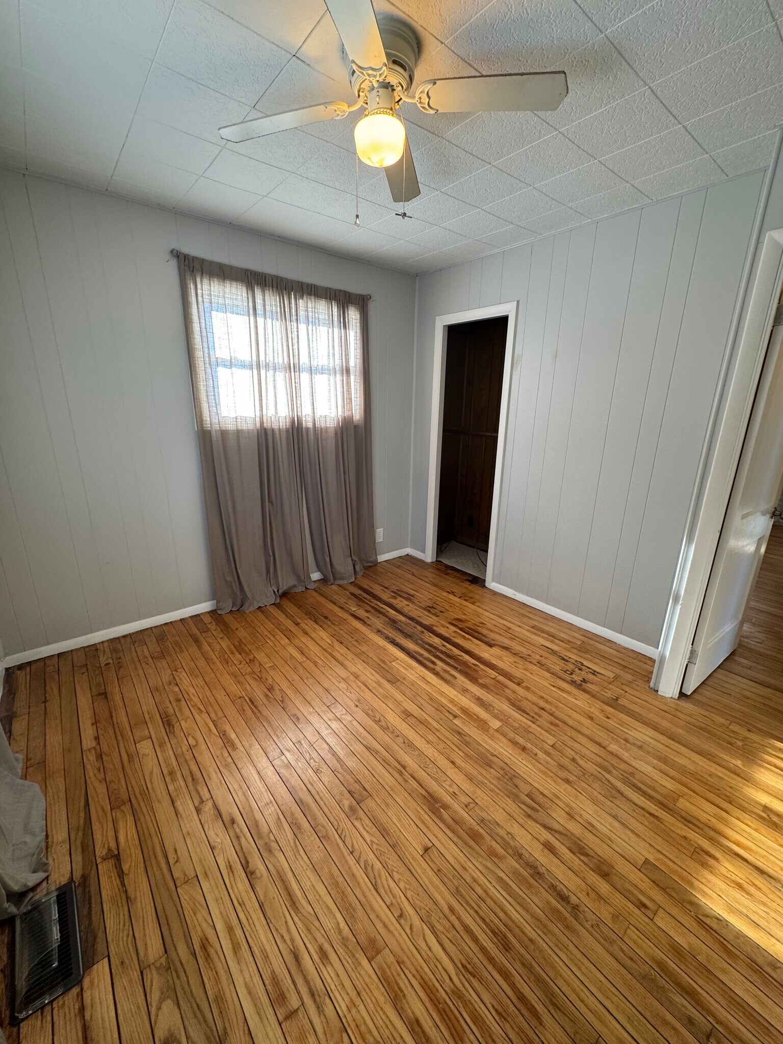 Building Photo - 381 Alena St