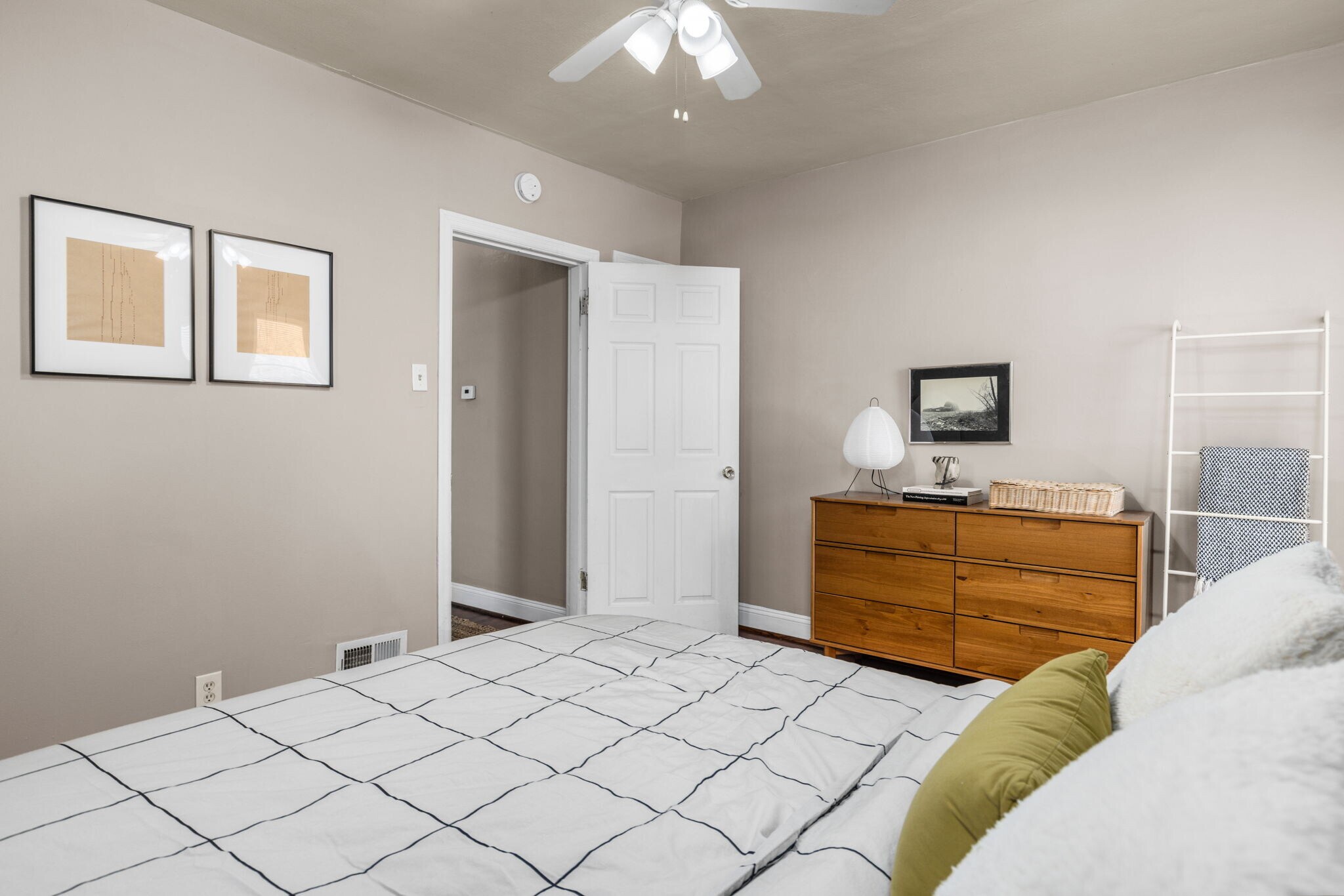 Building Photo - 6249 Odell St