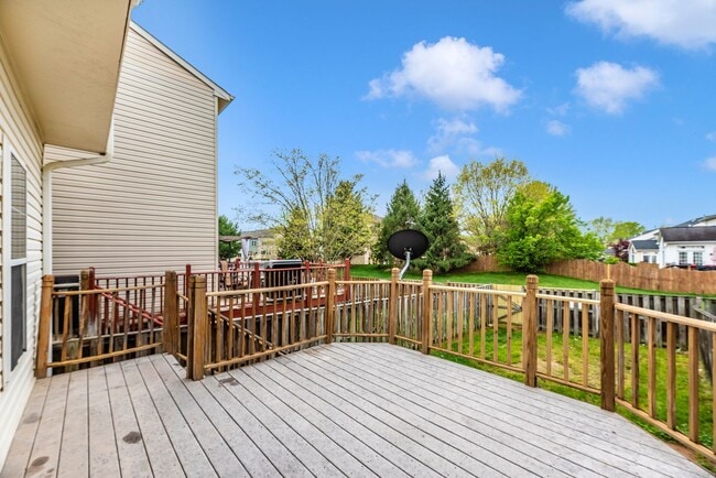 Building Photo - Beautifully Renovated Townhome in Walnut Ridge