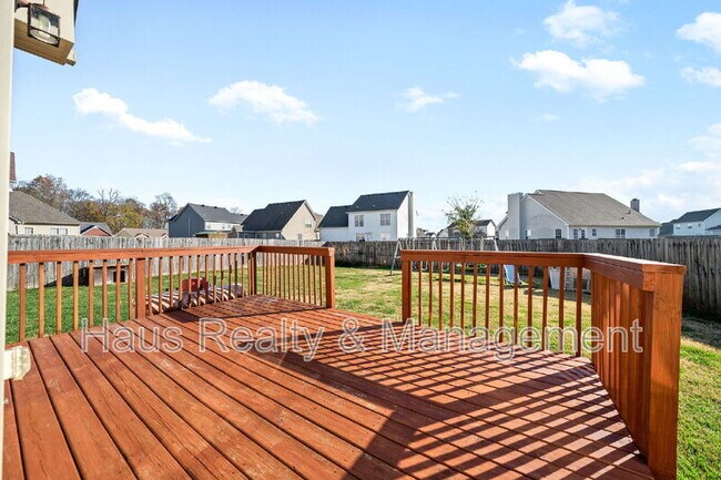 Building Photo - 3565 Southwood Dr