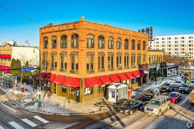 Building Photo - 614-626 W Lake St
