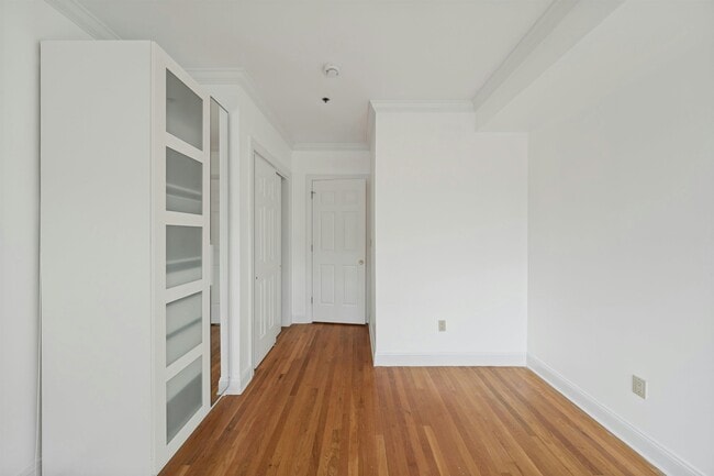 Building Photo - 82 Clinton St