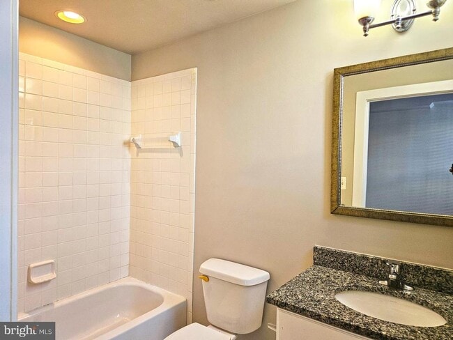 Building Photo - 12 S Regester St