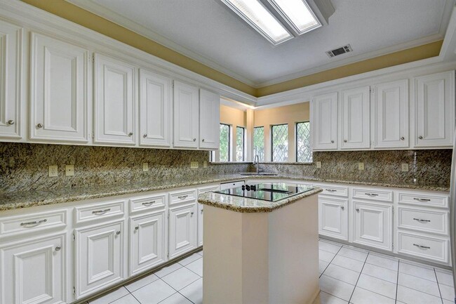 Building Photo - 11743 Riverview Dr
