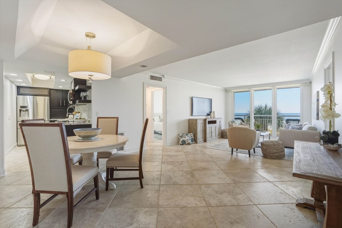 Building Photo - 1601 Ocean Dr S