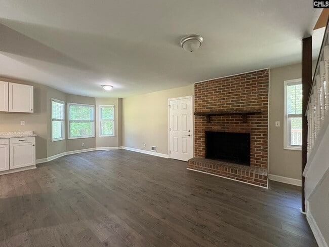 Building Photo - 624 Torwood Dr