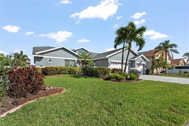 Building Photo - 6611 Surfside Blvd