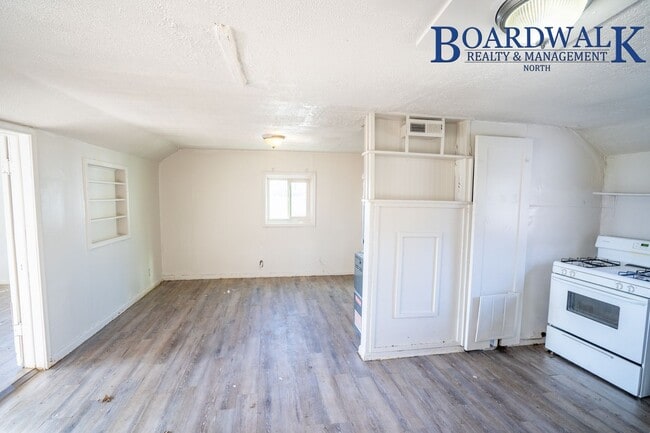 Building Photo - Cute newly updated 1 Bedroom in Ogden