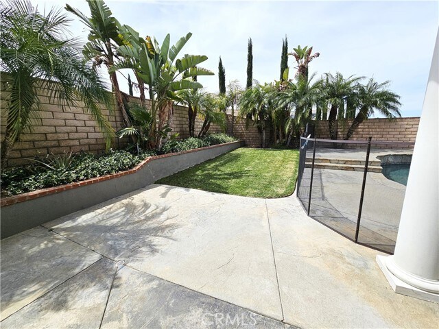 Building Photo - 2938 S Buena Vista Ave