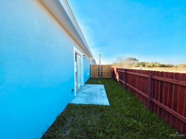 Building Photo - 208 W Rutherford Ave