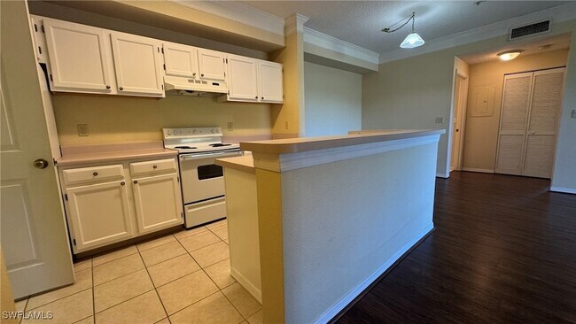 Building Photo - 11490 Villa Grand