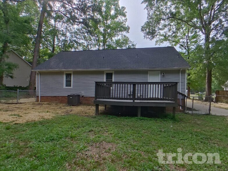 Building Photo - 13 Dyers Hall Ct