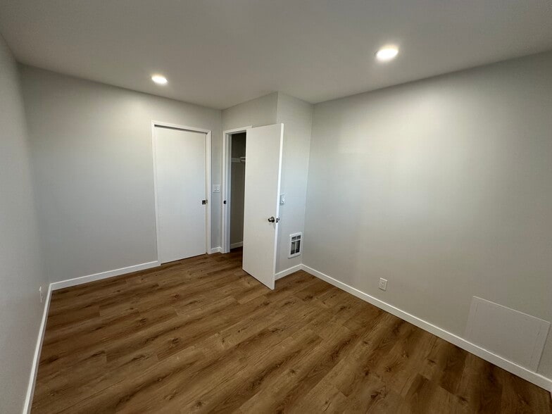 Building Photo - 1132 255th St