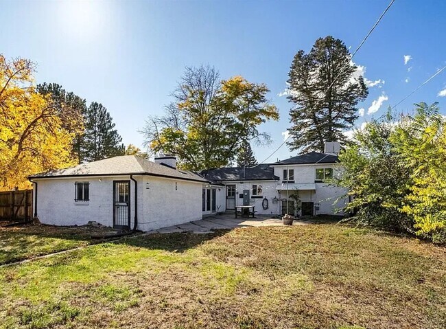 Building Photo - 2090 S Wolff St