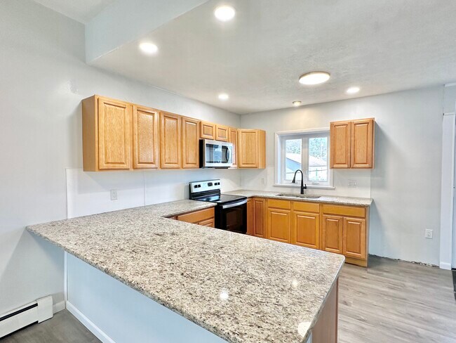 Building Photo - 449 N Main St