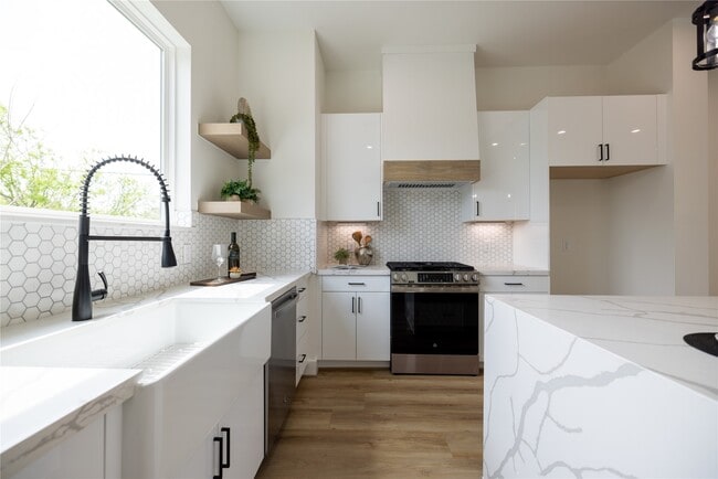 Building Photo - 4008 Yellowstone Blvd