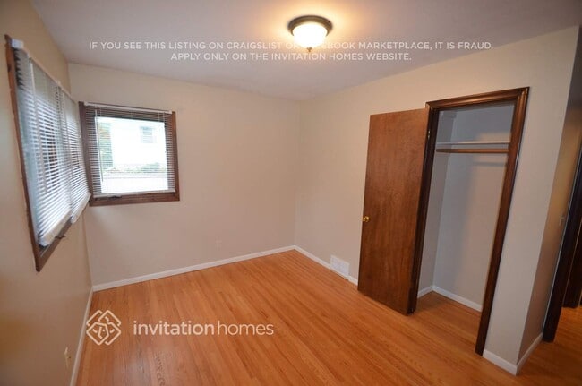 Building Photo - 482 Eldridge Ave W