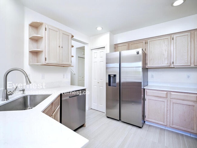 Building Photo - 4123 Fieldstone Dr