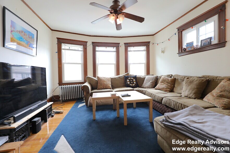 Primary Photo - 16 Niles St