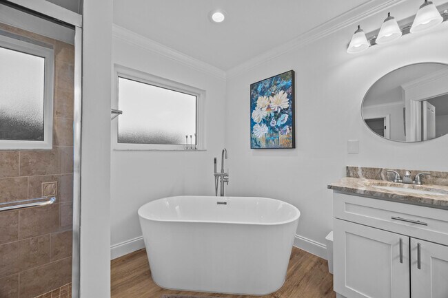 Building Photo - 2400 Seaford Dr