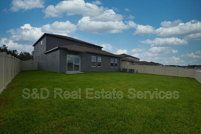Building Photo - 1855 Red Loop