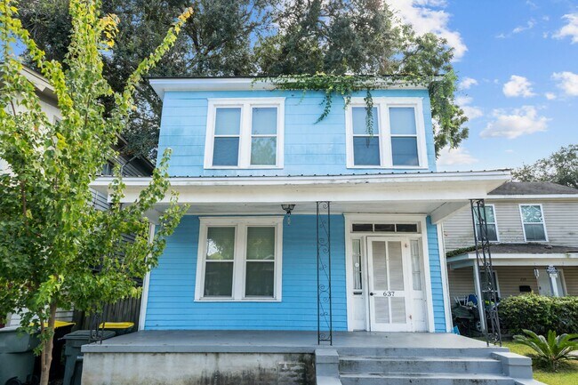 Building Photo - 637 E 39th St