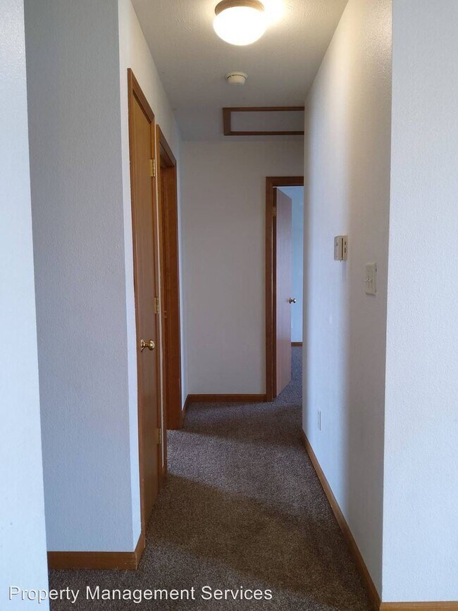 Building Photo - 279 Woodridge Ct