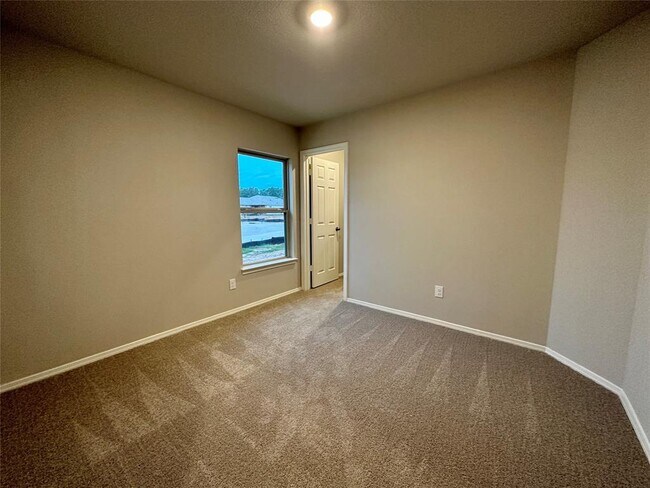 Building Photo - 491 Dalloway St