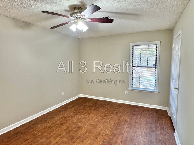 Building Photo - 116 Hargis Dr