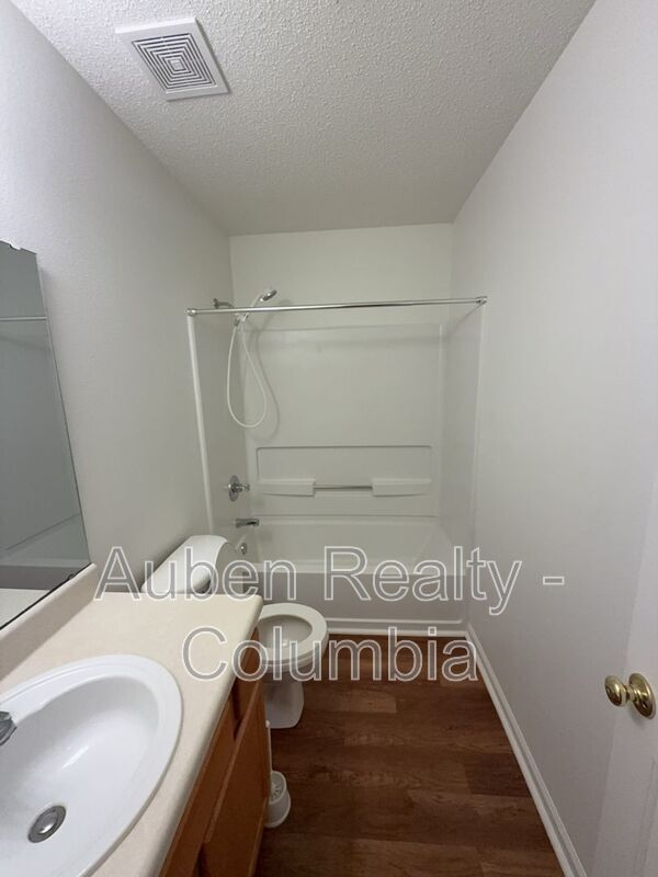 Building Photo - 212 Aderley Oak Loop