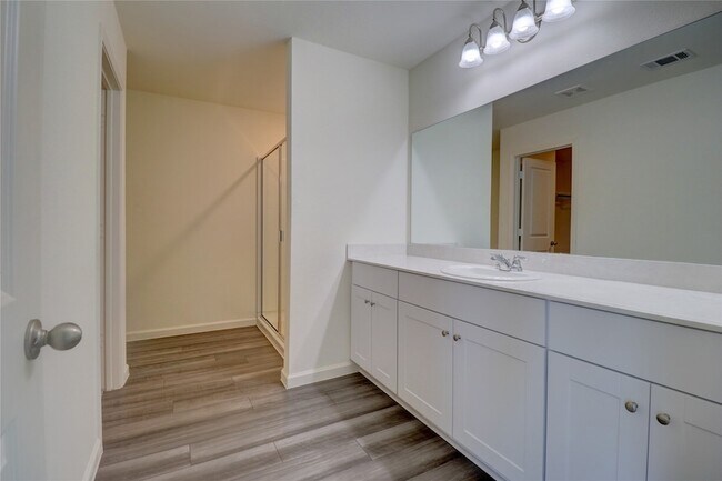 Building Photo - 613 Colgate Cir