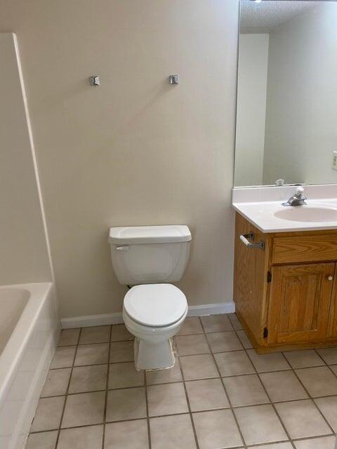 Building Photo - 28 N Cedar Lake Dr W