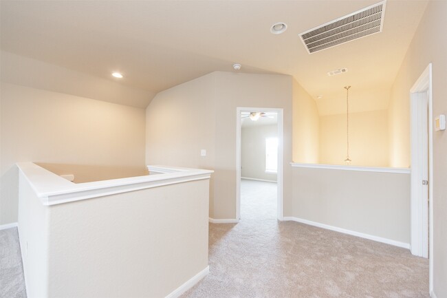 Building Photo - 6202 Eden Prairie Dr