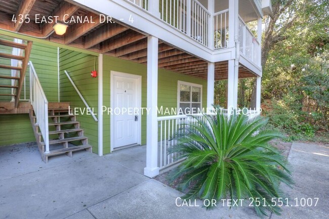 Building Photo - Unit 4 2BD 2B available 3/10!