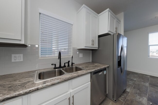 Building Photo - 10424 Mohave Trail